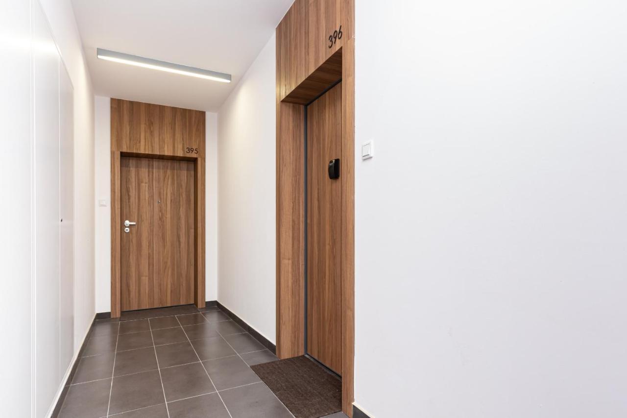 Apartments Varsovia Kasprzaka By Noclegi Renters Екстер'єр фото