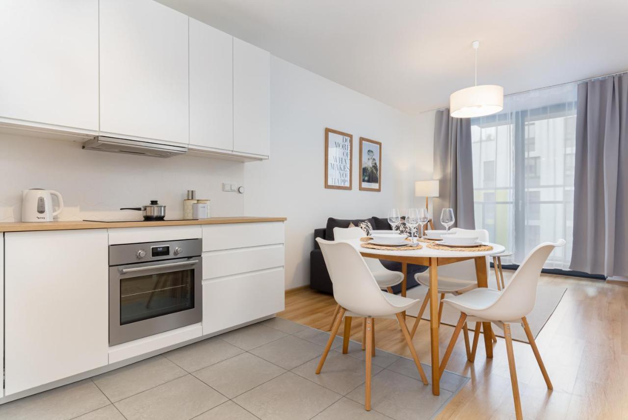 Apartments Varsovia Kasprzaka By Noclegi Renters Екстер'єр фото
